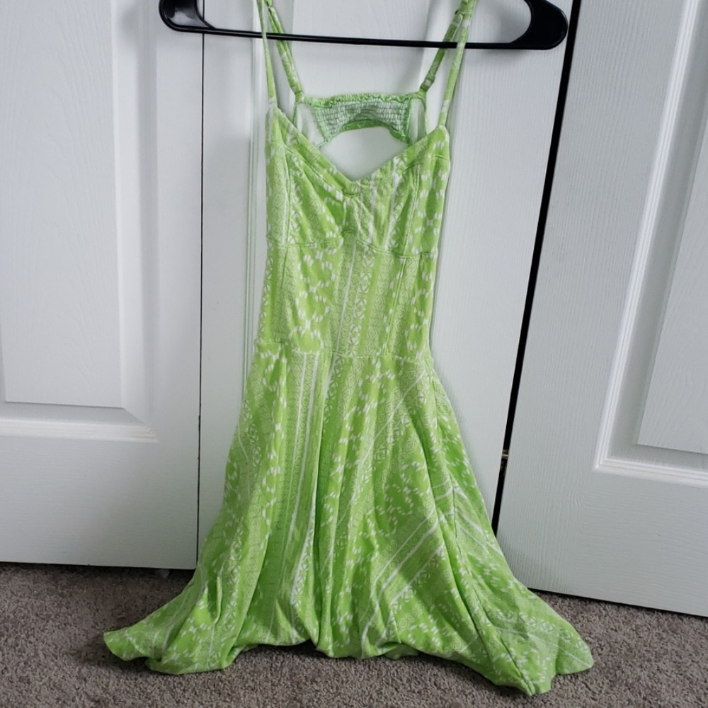 Open back aeropsotle dress